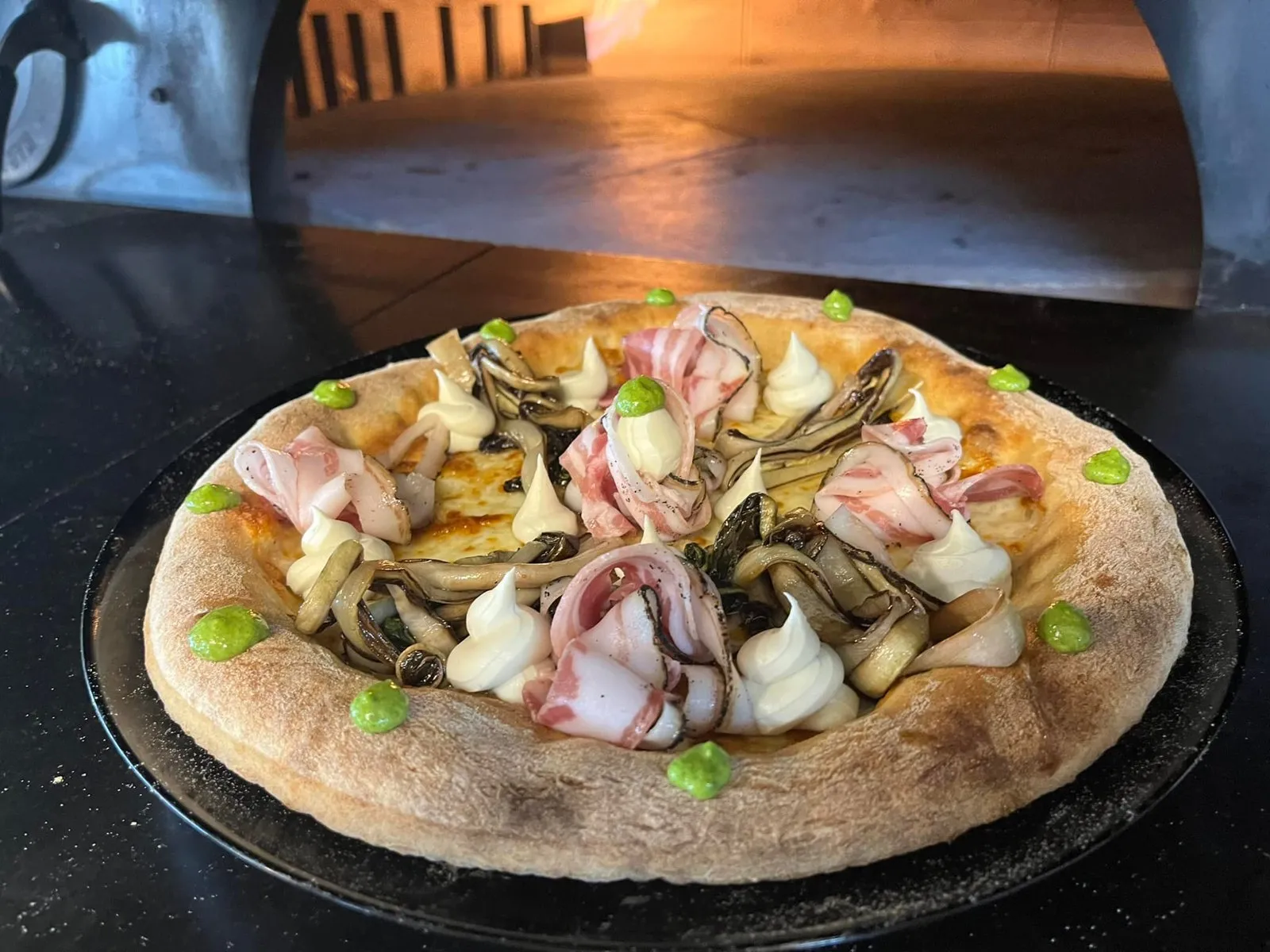 Pizza carciofi mortadella forno